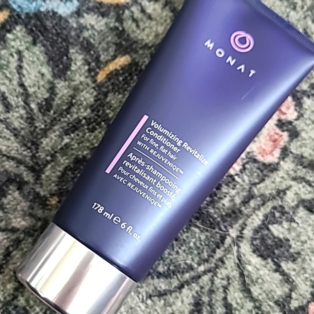 Monat volumizing conditioner 6oz